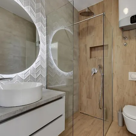 House Ivana شقة *